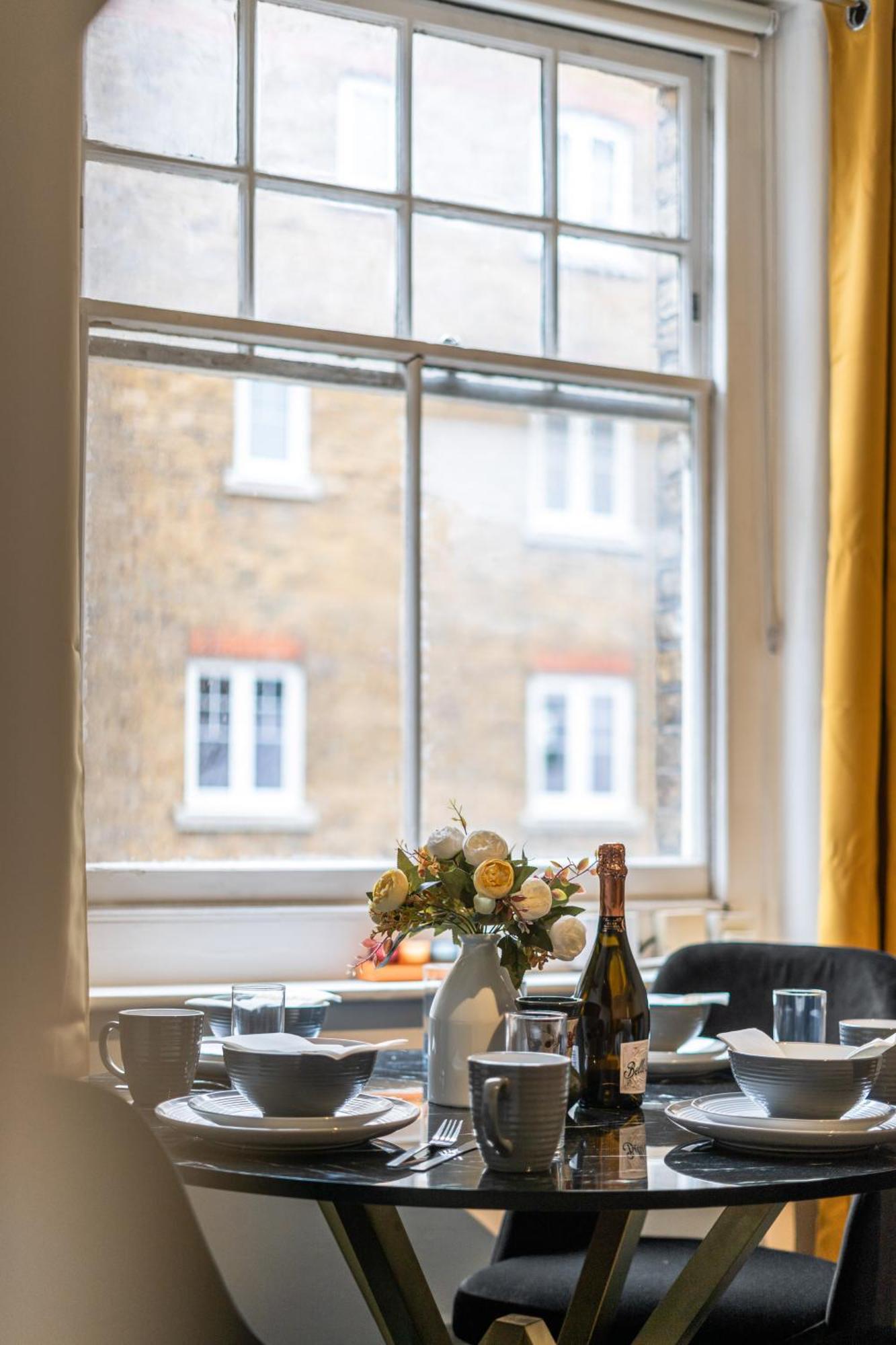 Chic Urban Retreat 1 Bedroom Gem In Covent Garden London Exterior foto